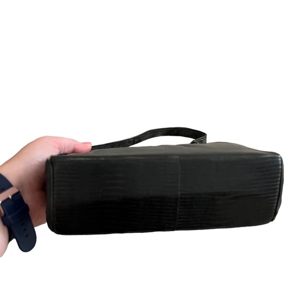 Black Vintage 1960s Leather Clasp Handbag - Picture 4 of 7